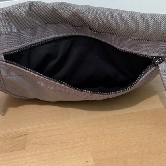 Lululemon Athletica festival Crossbody Bag - Picture 5 of 9